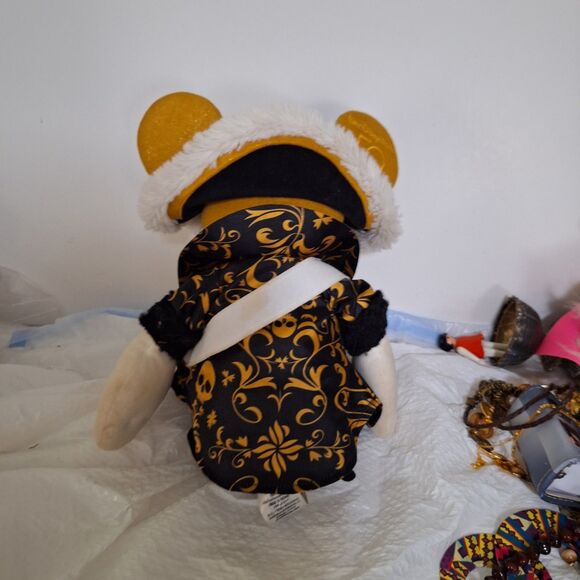 A Limited Edition Mickey Mouse Plush Pirates of The Caribbean Main Attraction - Picture 7 of 13